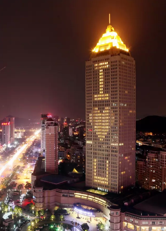 情人節(jié)最溫暖告白!84歲老人包下整樓示愛老伴 情人節(jié)最溫暖告白!84歲老人包下整樓示愛老伴