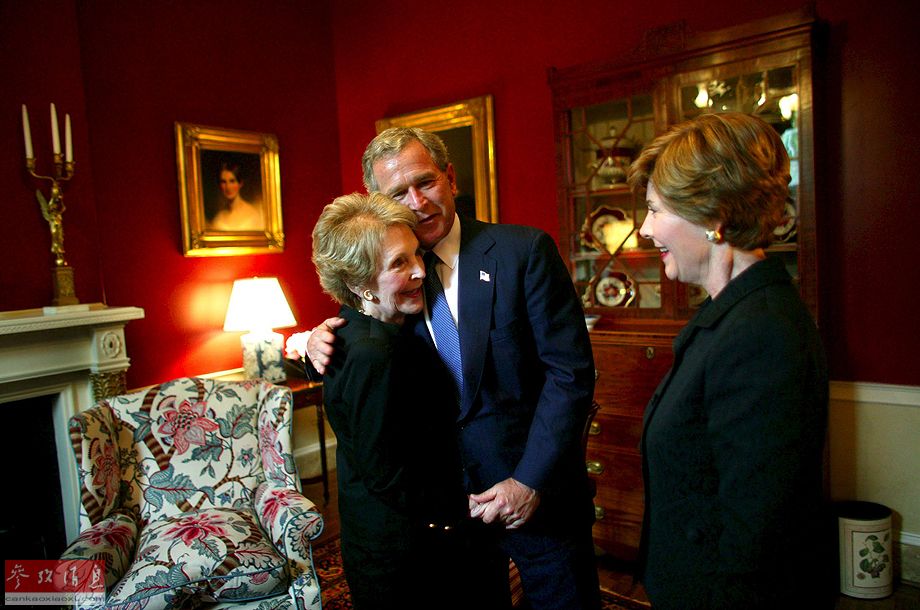 各國領導人退休后都干啥？小布什刷盤布朗教書