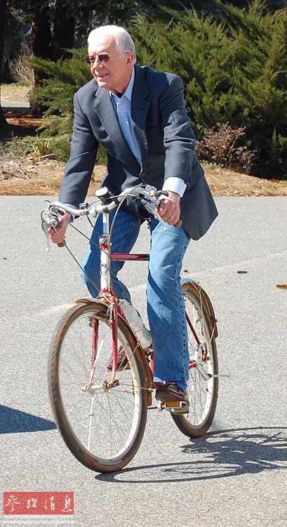 各國領導人退休后都干啥？小布什刷盤布朗教書