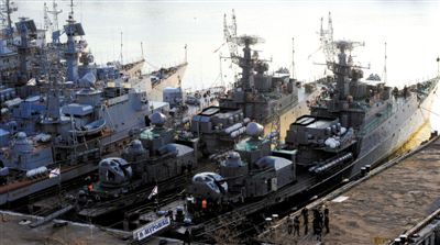 4月1日,停靠在克里米亞塞瓦斯托波爾的軍艦,其中也有烏克蘭海軍軍艦。 4月1日,停靠在克里米亞塞瓦斯托波爾的軍艦,其中也有烏克蘭海軍軍艦。