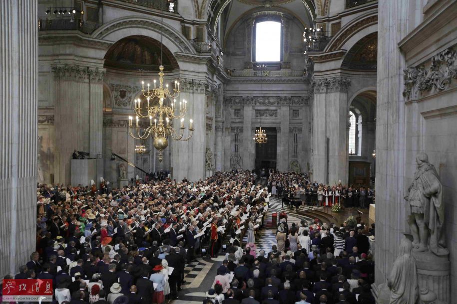 英國女王90大壽現(xiàn)場。 英國女王90大壽現(xiàn)場。