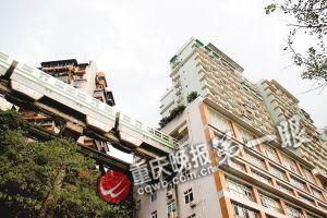 這張網上瘋傳的重慶穿樓輕軌圖引發網友熱議 這張網上瘋傳的重慶穿樓輕軌圖引發網友熱議