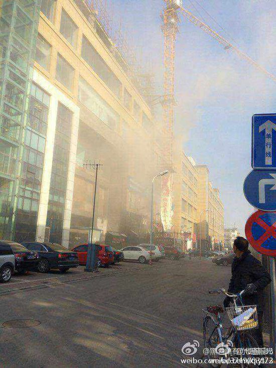 寧夏銀川街頭疑發生巨大爆炸 有人受傷(組圖) 寧夏銀川街頭疑發生巨大爆炸 有人受傷(組圖)