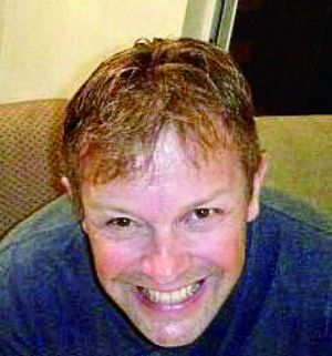 養菲比的外籍男子還收養了另外10名中國兒童 養菲比的外籍男子還收養了另外10名中國兒童