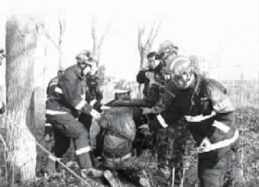 龐振東被救出井 據《沈陽晚報》 龐振東被救出井 據《沈陽晚報》