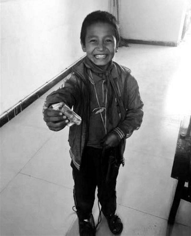 男孩為買足球4個月攢39元 眾人被感動捐款捐物 男孩為買足球4個月攢39元 眾人被感動捐款捐物