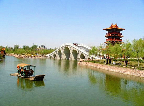 清明上河園獲“河南省十大重點文化企業”稱號 清明上河園獲“河南省十大重點文化企業”稱號