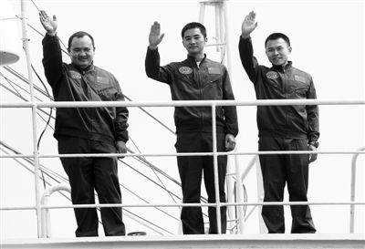 蛟龍號將航行一周到馬里亞納海溝下潛7000米 蛟龍號將航行一周到馬里亞納海溝下潛7000米