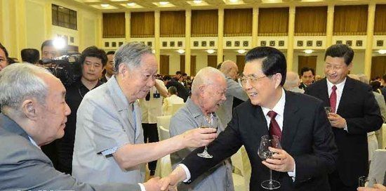 黨和國家領導人接見軍隊離退休干部代表 黨和國家領導人接見軍隊離退休干部代表