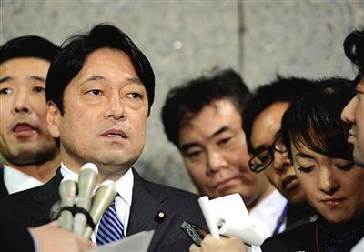 2月5日晚，日本防衛(wèi)省大臣小野寺召開(kāi)緊急記者會(huì)，公開(kāi)日本自衛(wèi)隊(duì)軍艦被中國(guó)軍艦雷達(dá)瞄準(zhǔn)的消息。據(jù)稱，首相安倍晉三親自下達(dá)了公開(kāi)的指令。