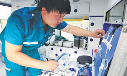 每個比賽,醫護人員都會提前出現 每個比賽,醫護人員都會提前出現