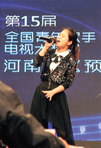 選手們演唱很賣力，要把最好的一面展現給評委