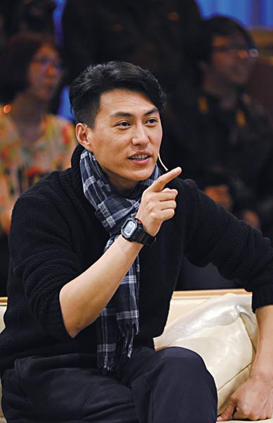 靳東做客河南電視臺《大駕光臨》欄目 靳東做客河南電視臺《大駕光臨》欄目