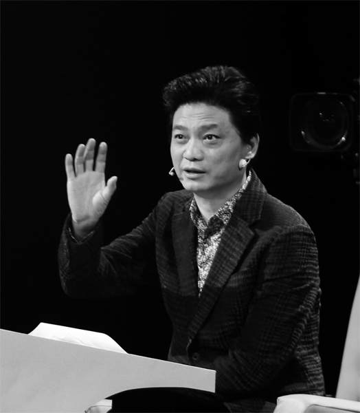 “希望女兒最好永遠(yuǎn)不要交男朋友,最好把父親當(dāng)男朋友。”崔永元笑說(shuō)。 “希望女兒最好永遠(yuǎn)不要交男朋友,最好把父親當(dāng)男朋友。”崔永元笑說(shuō)。