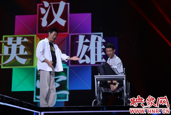 濮存昕因彭超精彩表現感動落淚 濮存昕因彭超精彩表現感動落淚