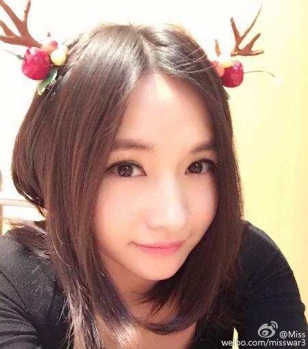 曝內江電競女主播年薪千萬 可人臉蛋受追捧 曝內江電競女主播年薪千萬 可人臉蛋受追捧