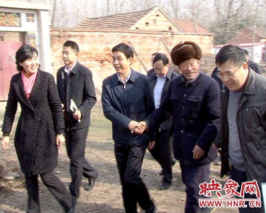 金冬江、李萬(wàn)順、吳文立一行赴正陽(yáng)縣慰問(wèn)